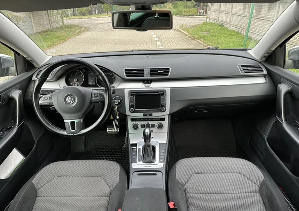 Volkswagen Passat cena 35500 przebieg: 253000, rok produkcji 2012 z Dębno małe 137